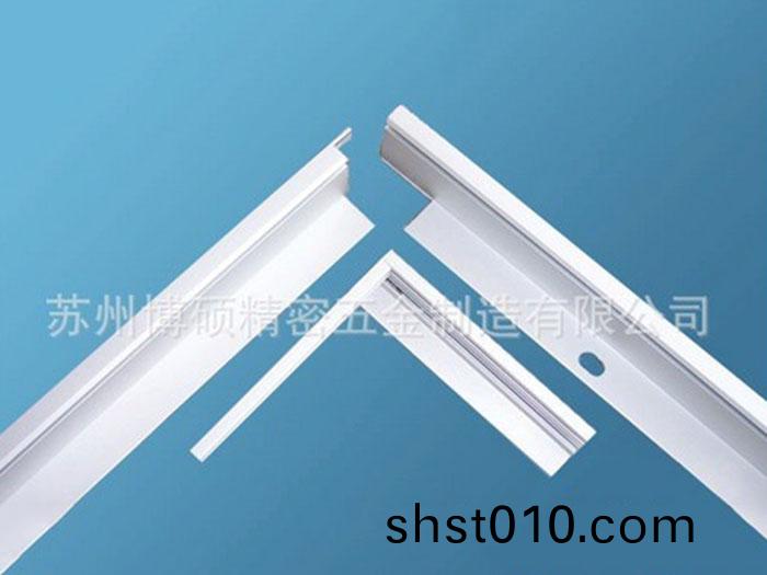 太陽能(neng)邊(bian)框(kuang)