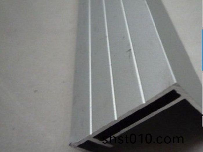 太(tai)陽能(neng)邊框(kuang)